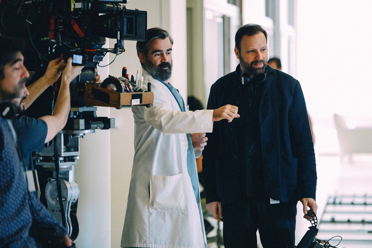 Yorgos Lanthimos et Colin Farrell sur le tournage de Mise à mort du cerf sacré / ©A24